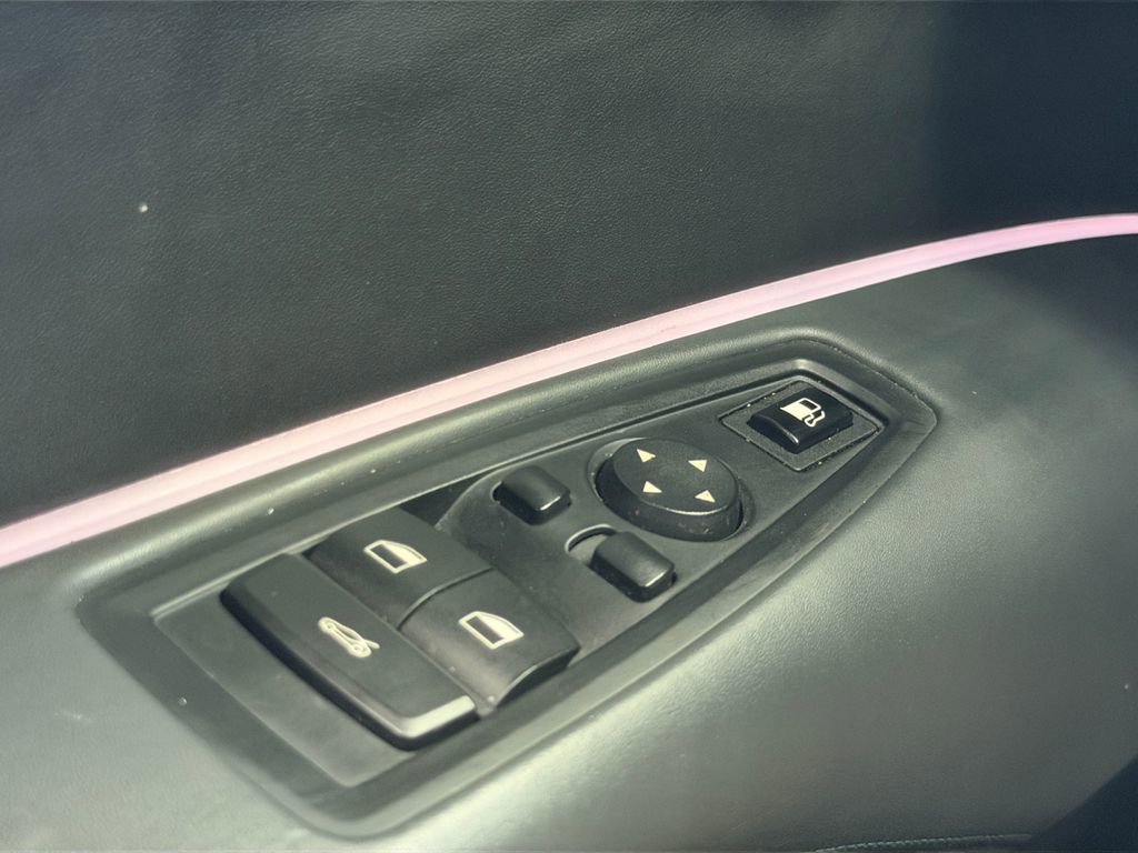 Used 2015 BMW i8 image 30