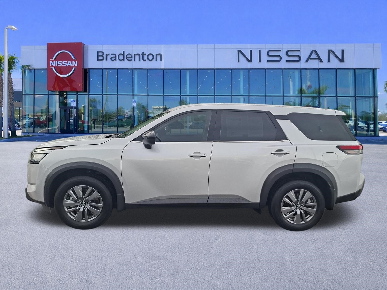 Certified 2025 Nissan Pathfinder S AWD/4WD image 8