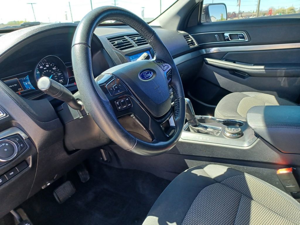 Used 2019 Ford Explorer XLT AWD/4WD image 13