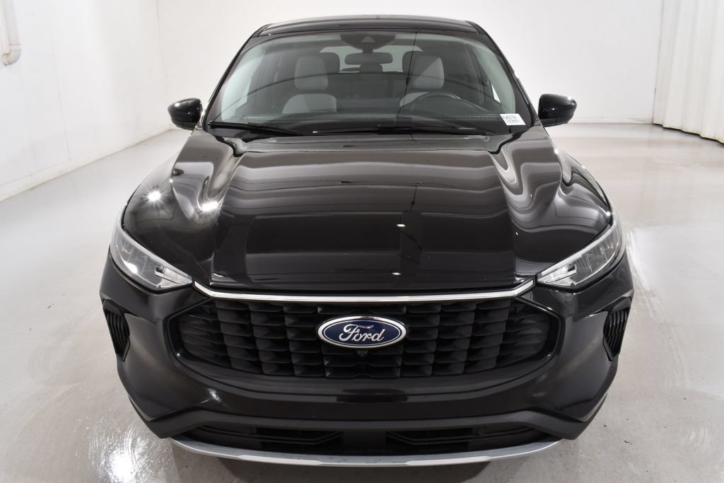 Used 2023 Ford Escape Active w/ Tech Pack #2 AWD/4WD image 3