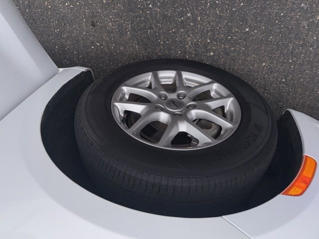 Used 2023 Chrysler Pacifica Touring-L image 8