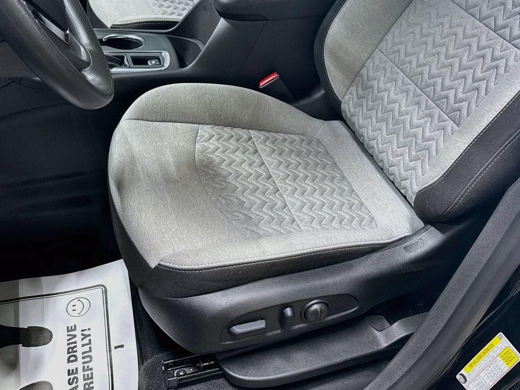 Used 2024 Chevrolet Equinox LS w/ LS Convenience Package AWD/4WD image 18