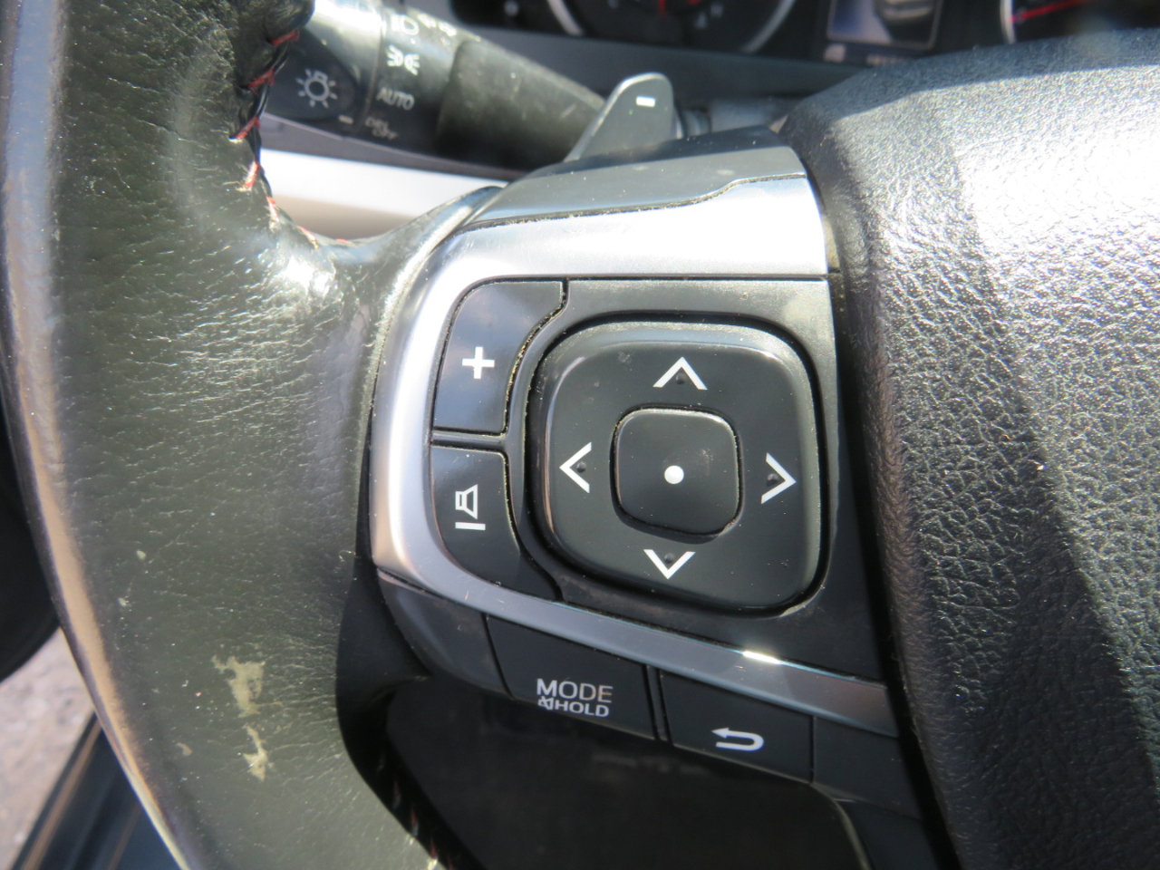 Used 2015 Toyota Camry SE image 11