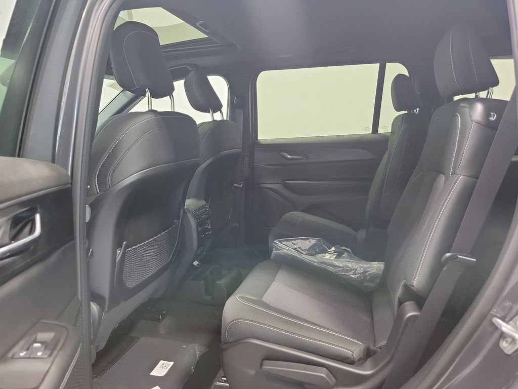 New 2026 Jeep Grand Cherokee L 4WD image 15