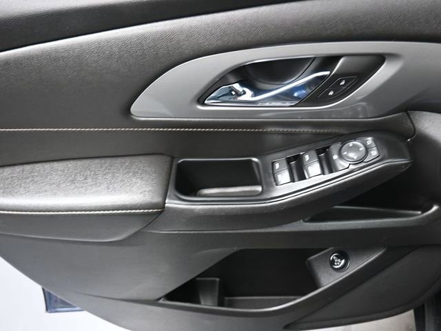 Used 2023 Chevrolet Traverse LT image 13