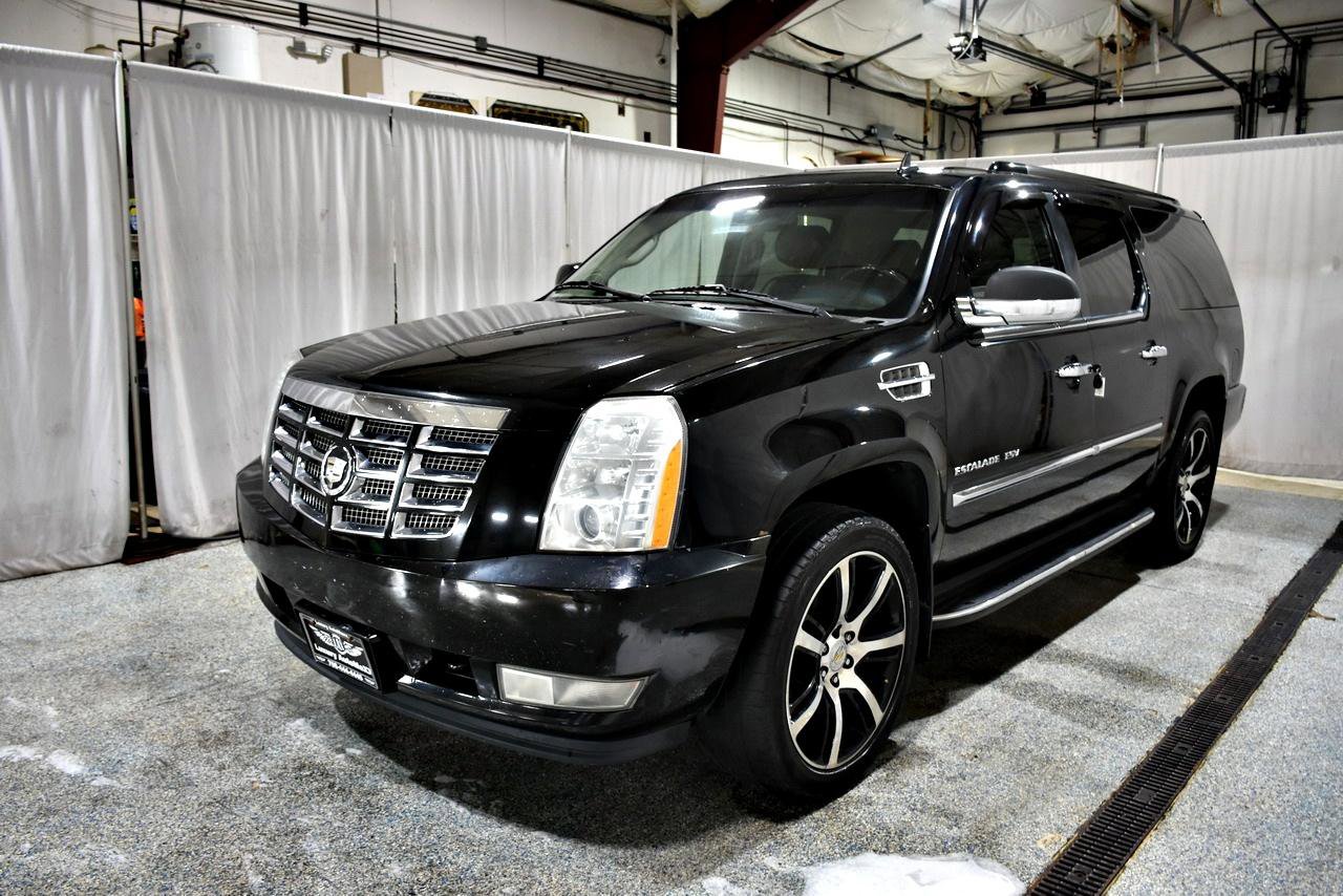 Used 2011 Cadillac Escalade ESV Luxury image 27