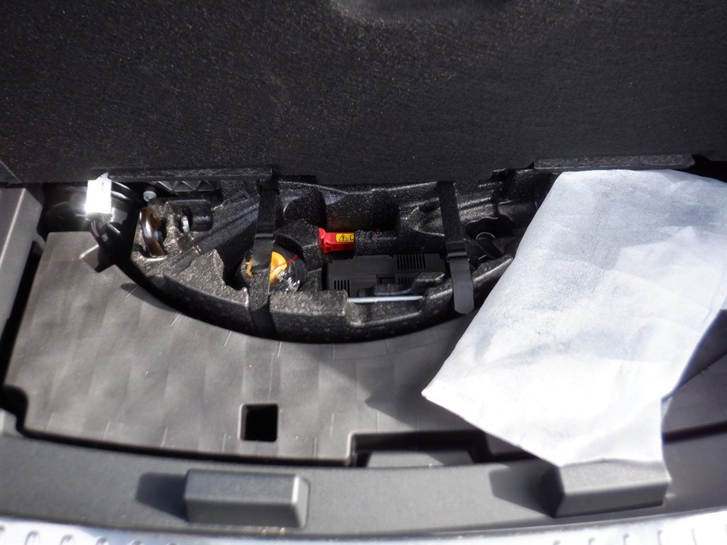 Used 2023 Porsche Cayenne Platinum Edition image 8