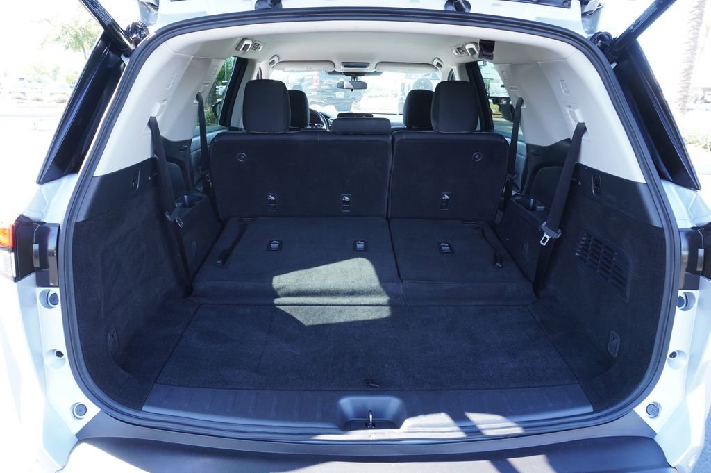 Certified 2025 Nissan Pathfinder SV image 8