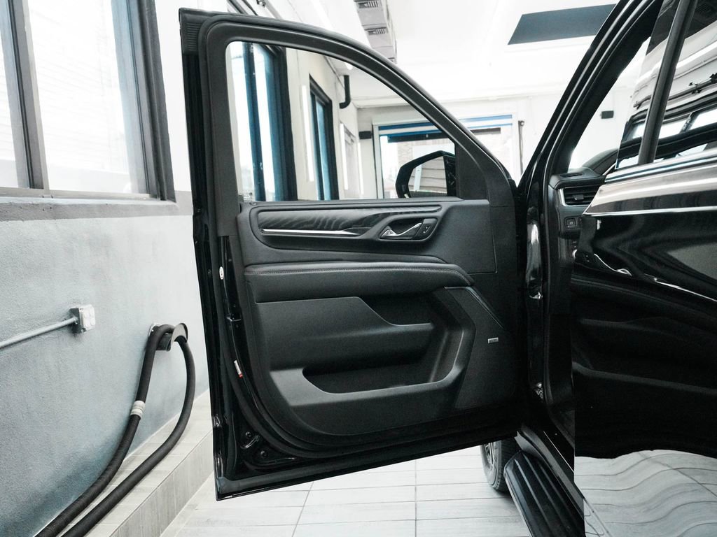 Used 2023 GMC Yukon Denali image 10