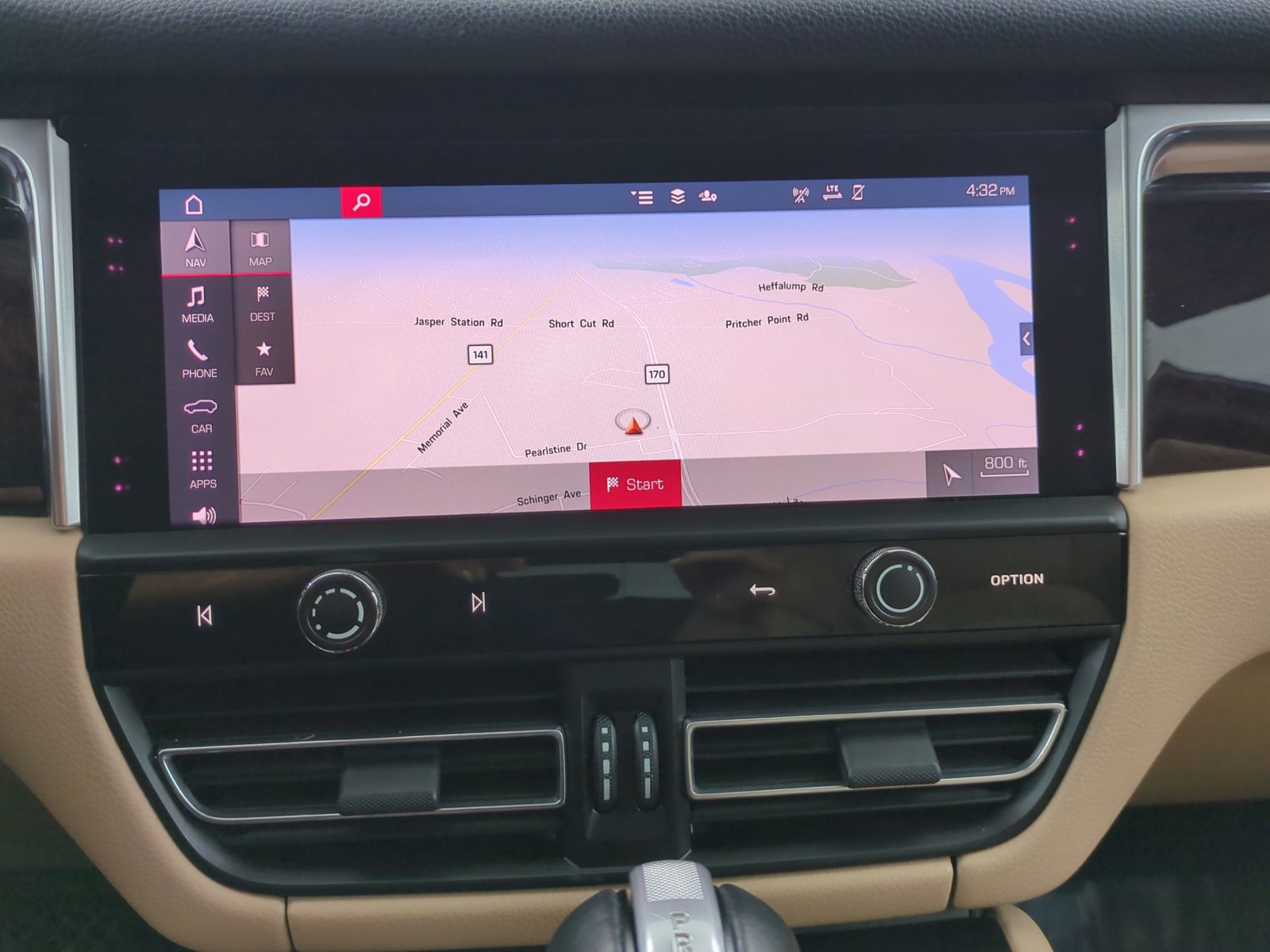 Certified 2023 Porsche Macan Turbo image 16