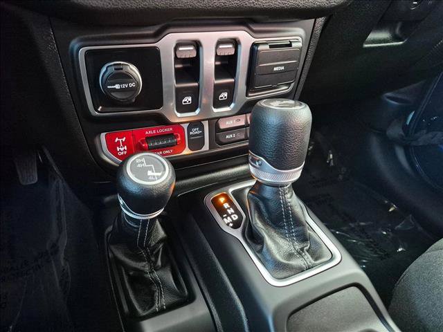 Used 2025 Jeep Wrangler Sport AWD/4WD image 15