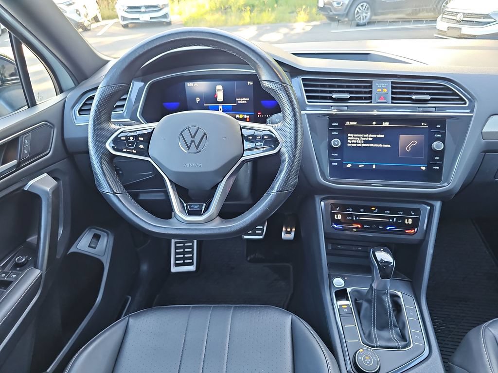 Used 2022 Volkswagen Tiguan SE R-Line AWD/4WD image 13