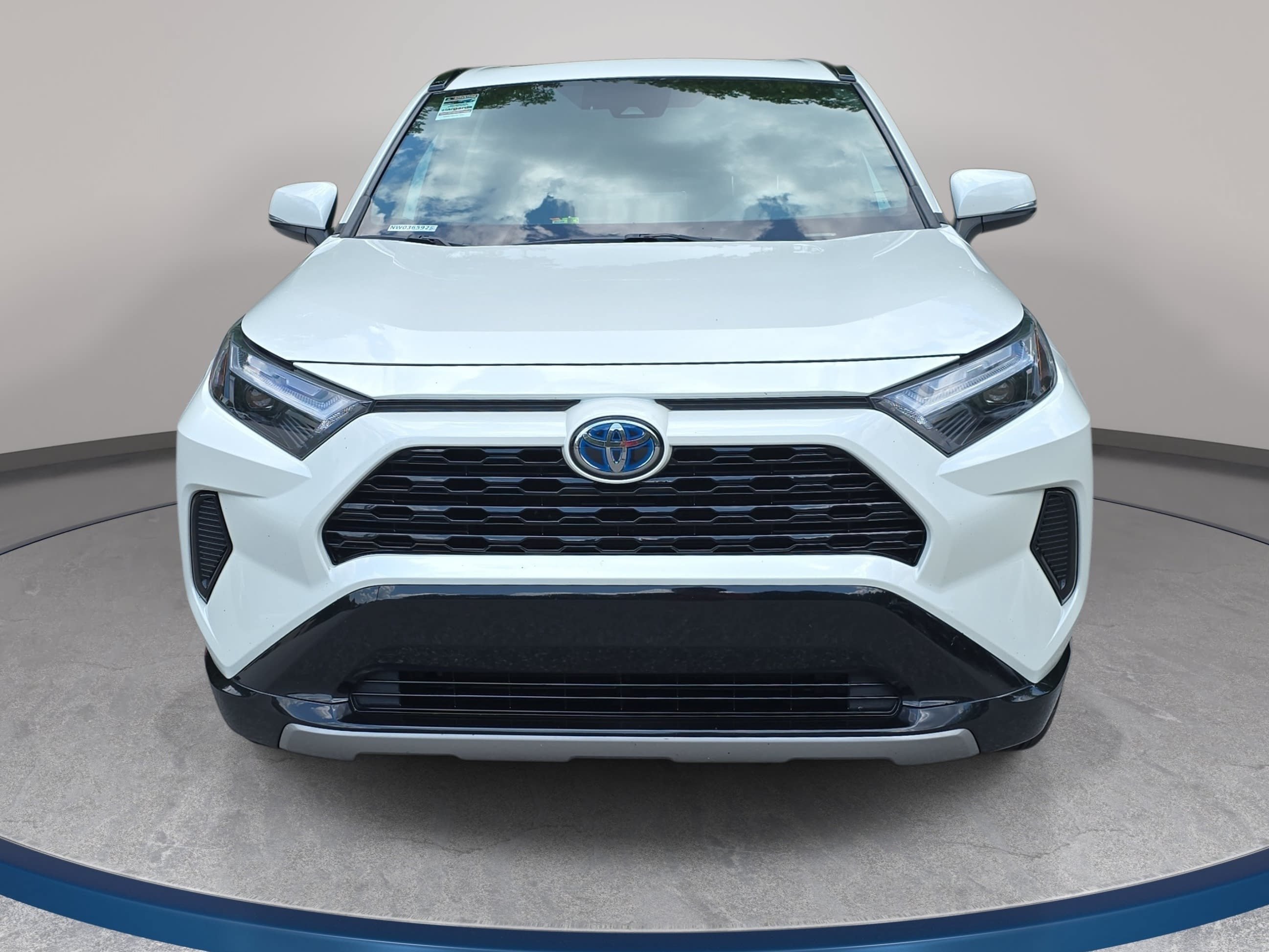 Used 2022 Toyota RAV4 SE w/ Convenience Package AWD/4WD image 2