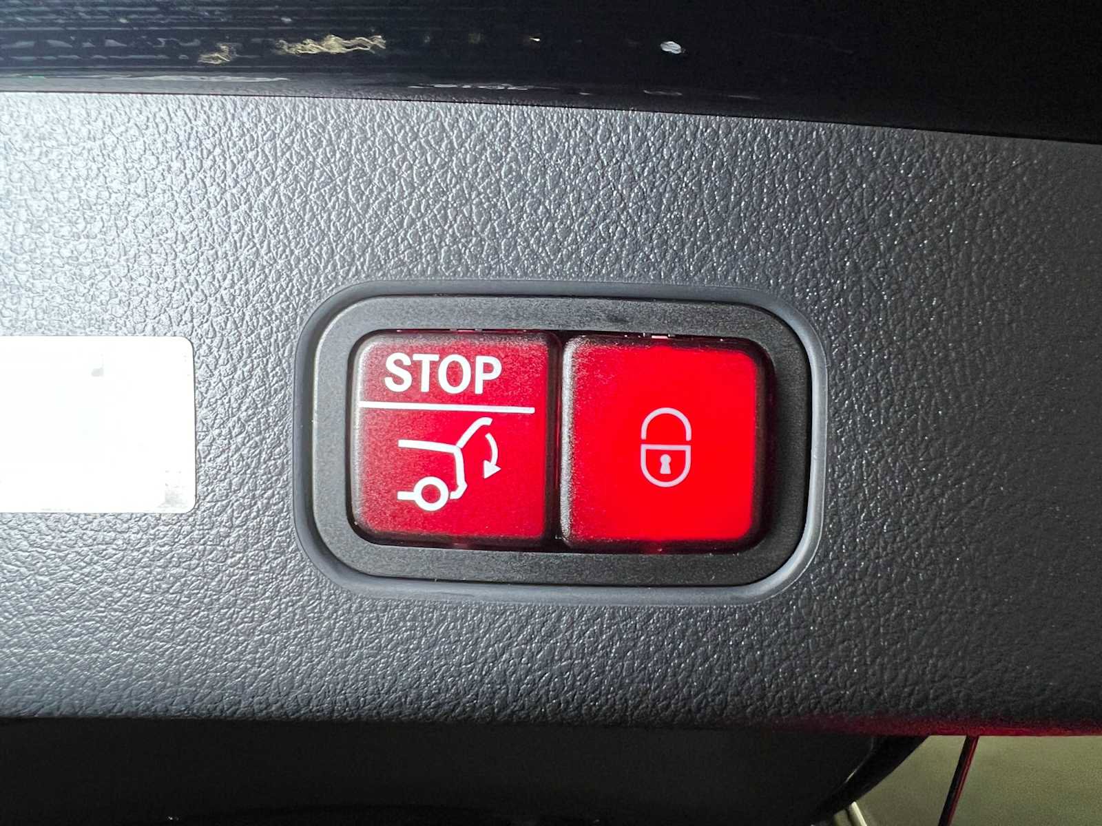 New 2025 Mercedes-Benz GLC 300 4MATIC image 16