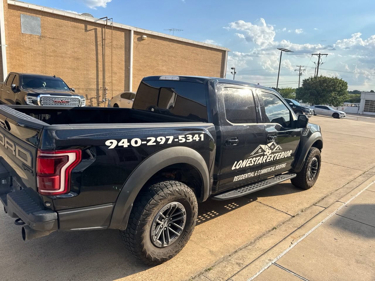 Used 2019 Ford F150 Raptor w/ Equipment Group 802A Luxury AWD/4WD image 4