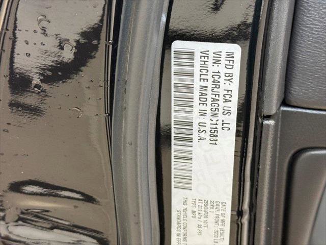 Certified 2022 Jeep Grand Cherokee Laredo X image 42