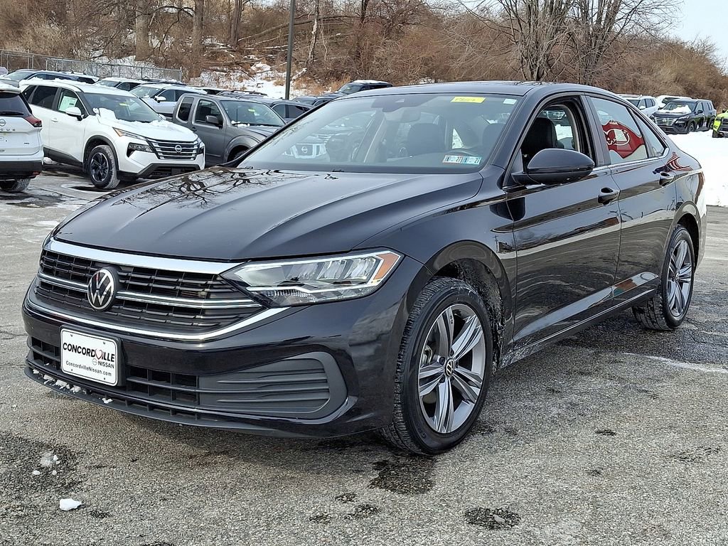 Used 2024 Volkswagen Jetta SE image 3