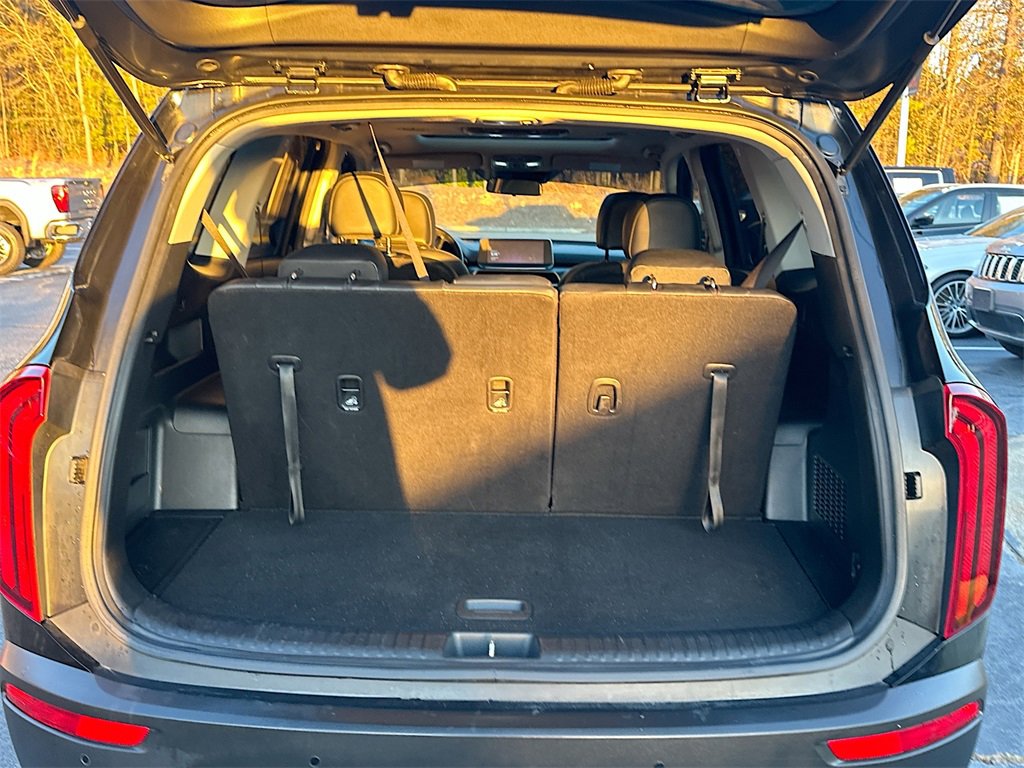 Used 2022 Kia Telluride S image 16