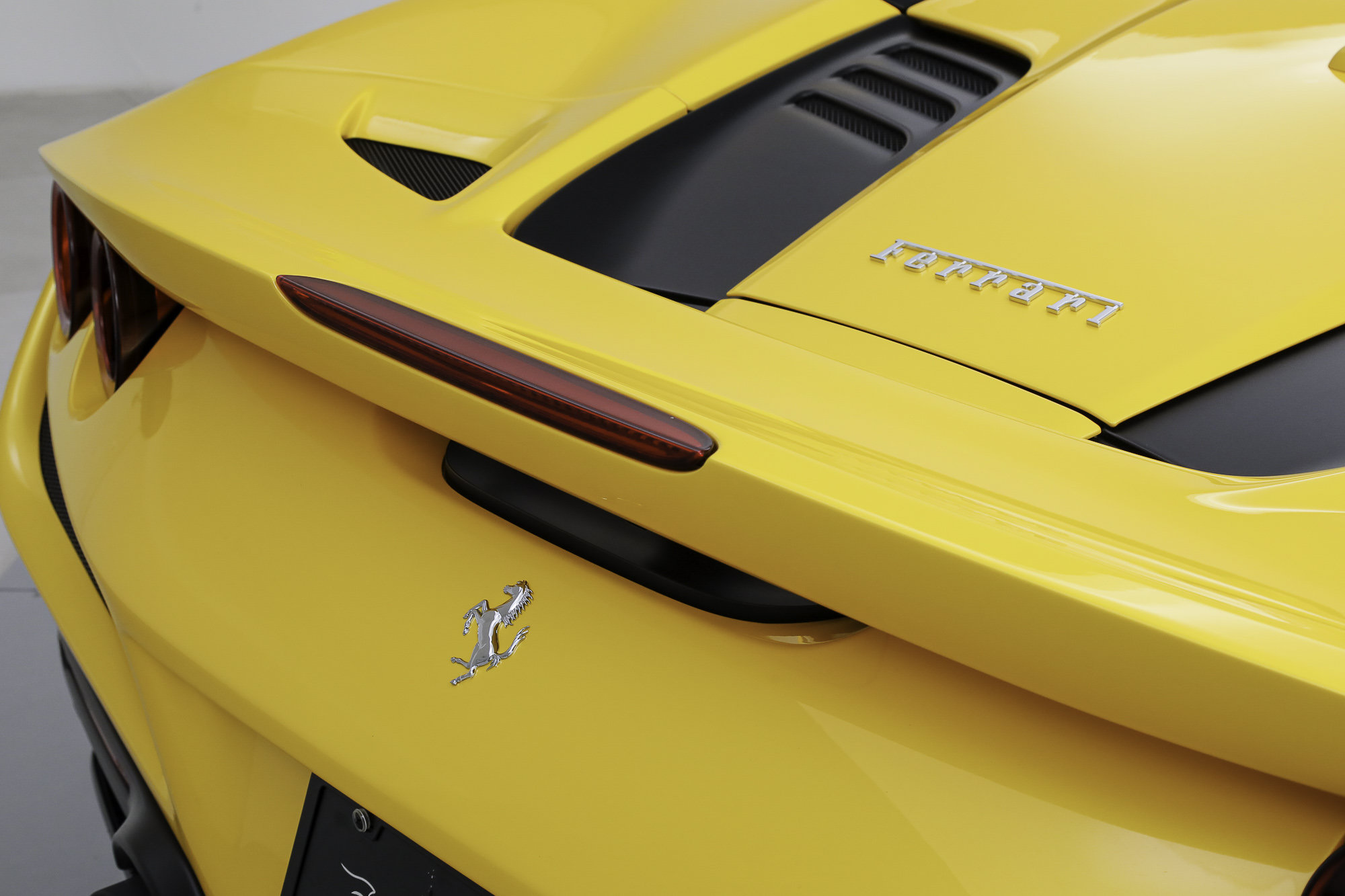 Certified 2022 Ferrari F8 Tributo RWD image 26