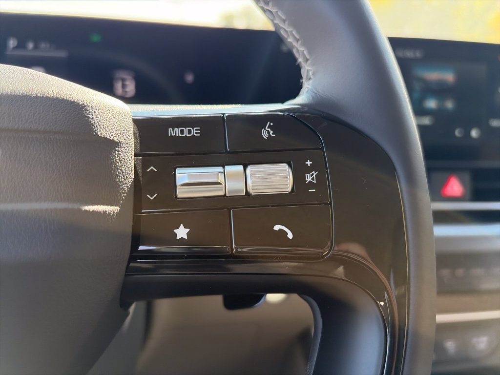 New 2027 Kia Carnival LXS FWD image 12