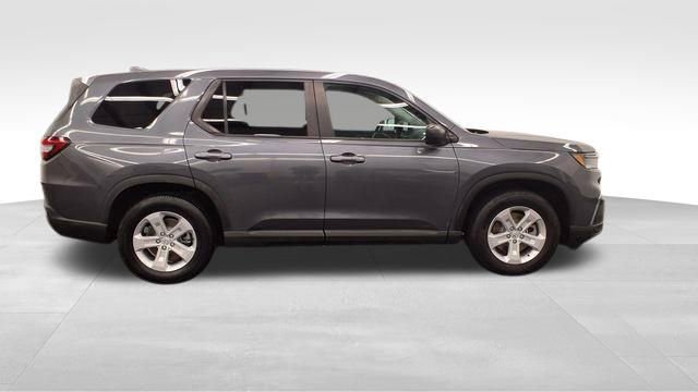 Used 2023 Honda Pilot LX image 8