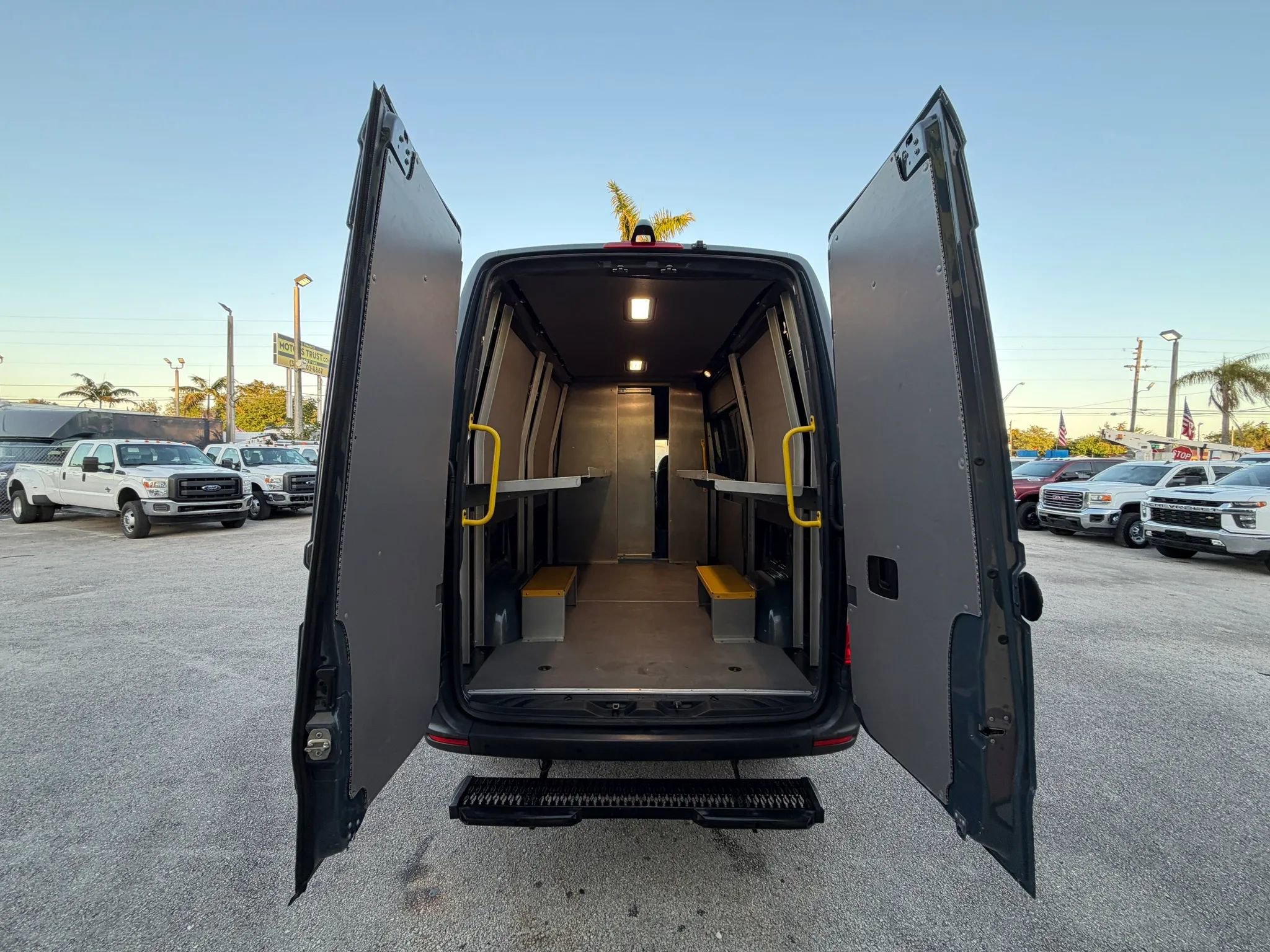 Used 2019 Mercedes-Benz Sprinter 144 image 5