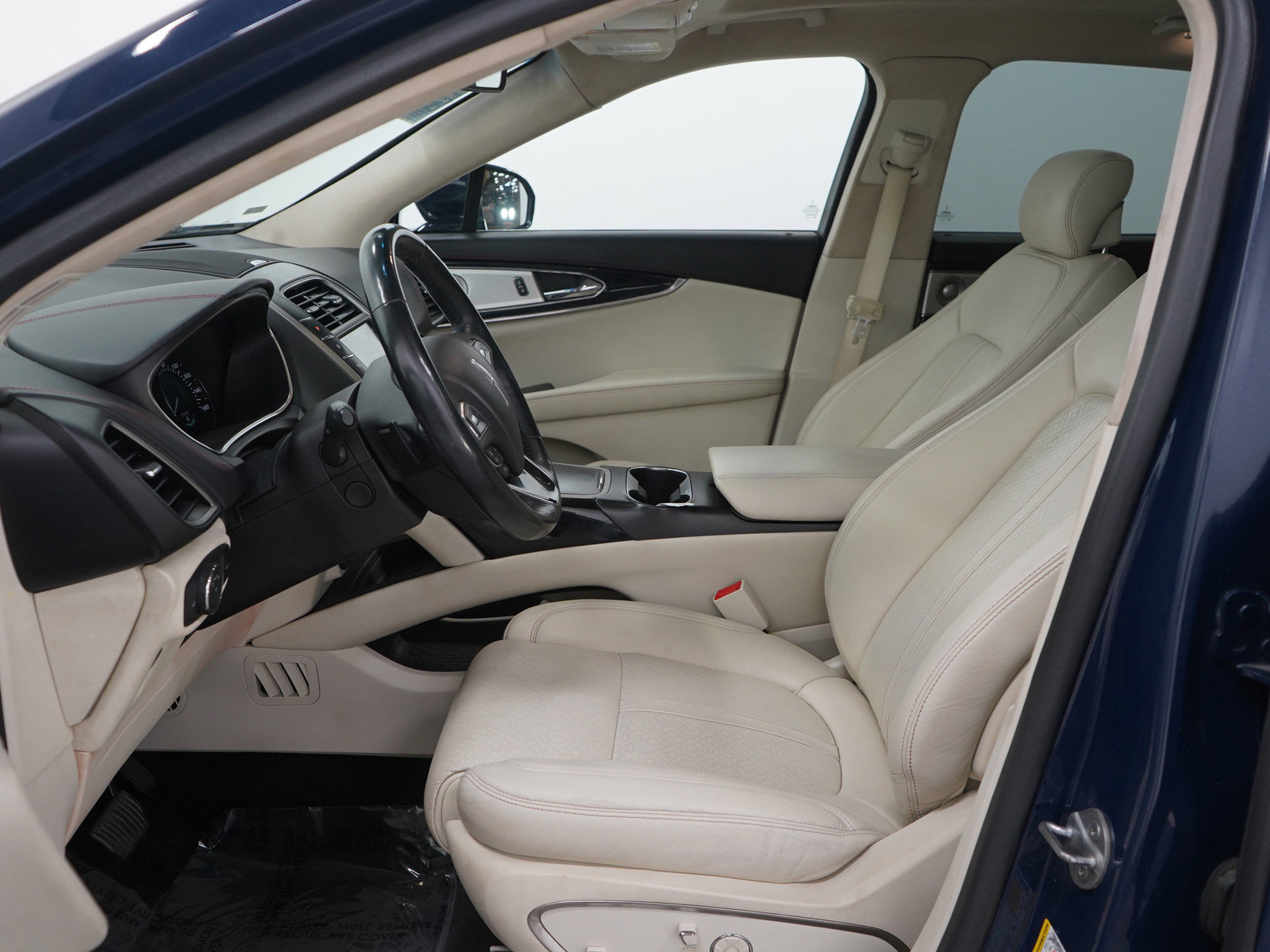 Used 2018 Lincoln MKX Black Label w/ Driver Assistance Package image 25