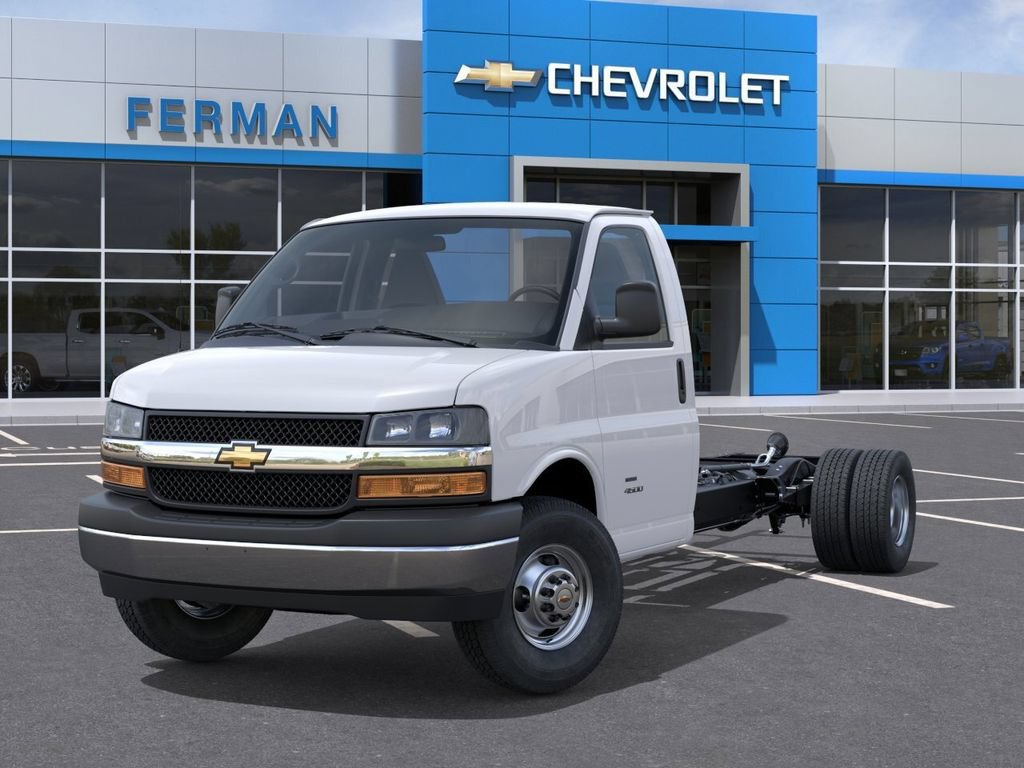 New 2026 Chevrolet Express 4500 w/ Power Convenience Package RWD image 7
