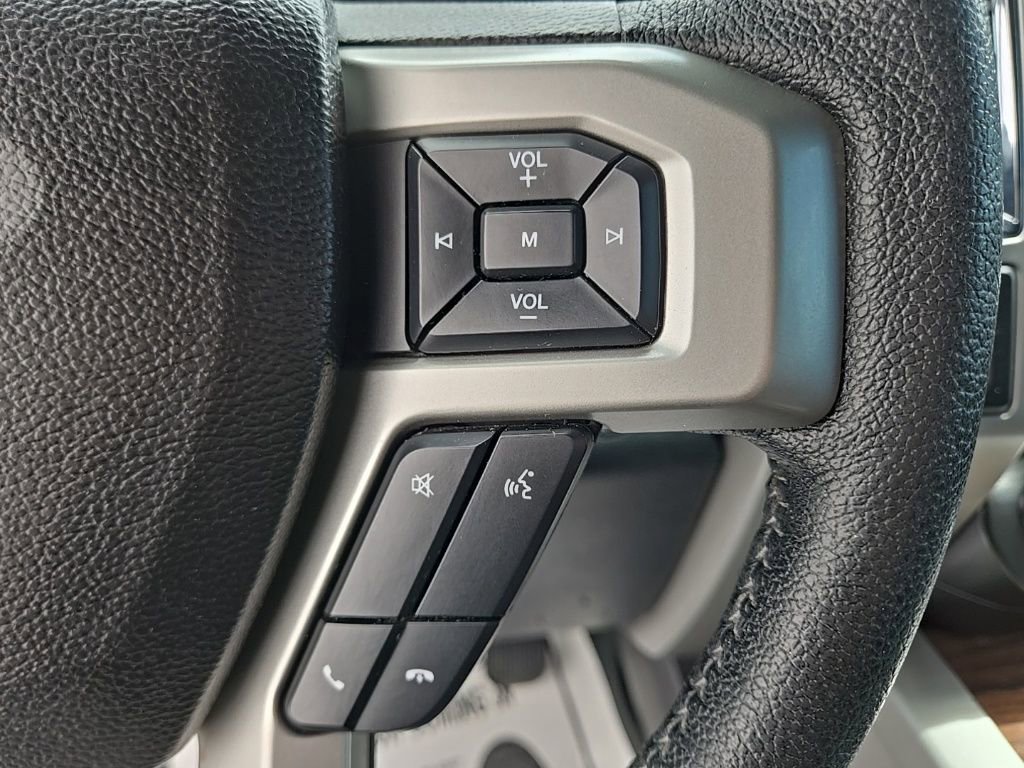 Used 2015 Ford F150 Lariat w/ Equipment Group 502A Luxury AWD/4WD image 26