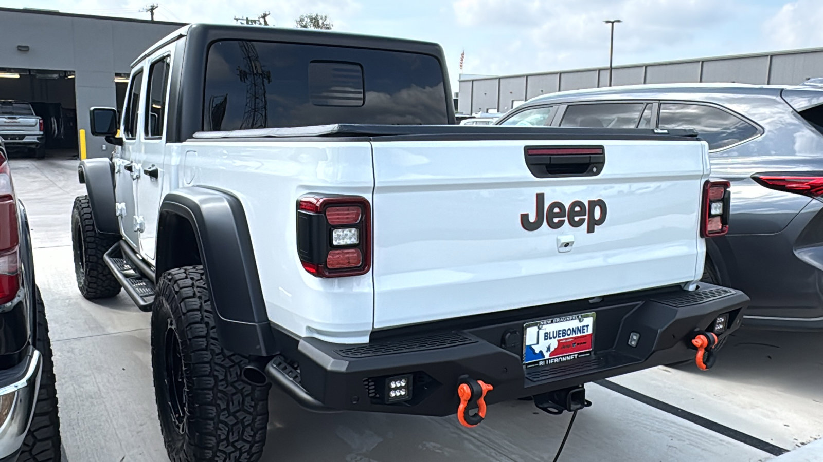Used 2025 Jeep Gladiator Mojave w/ Safety Group image 6