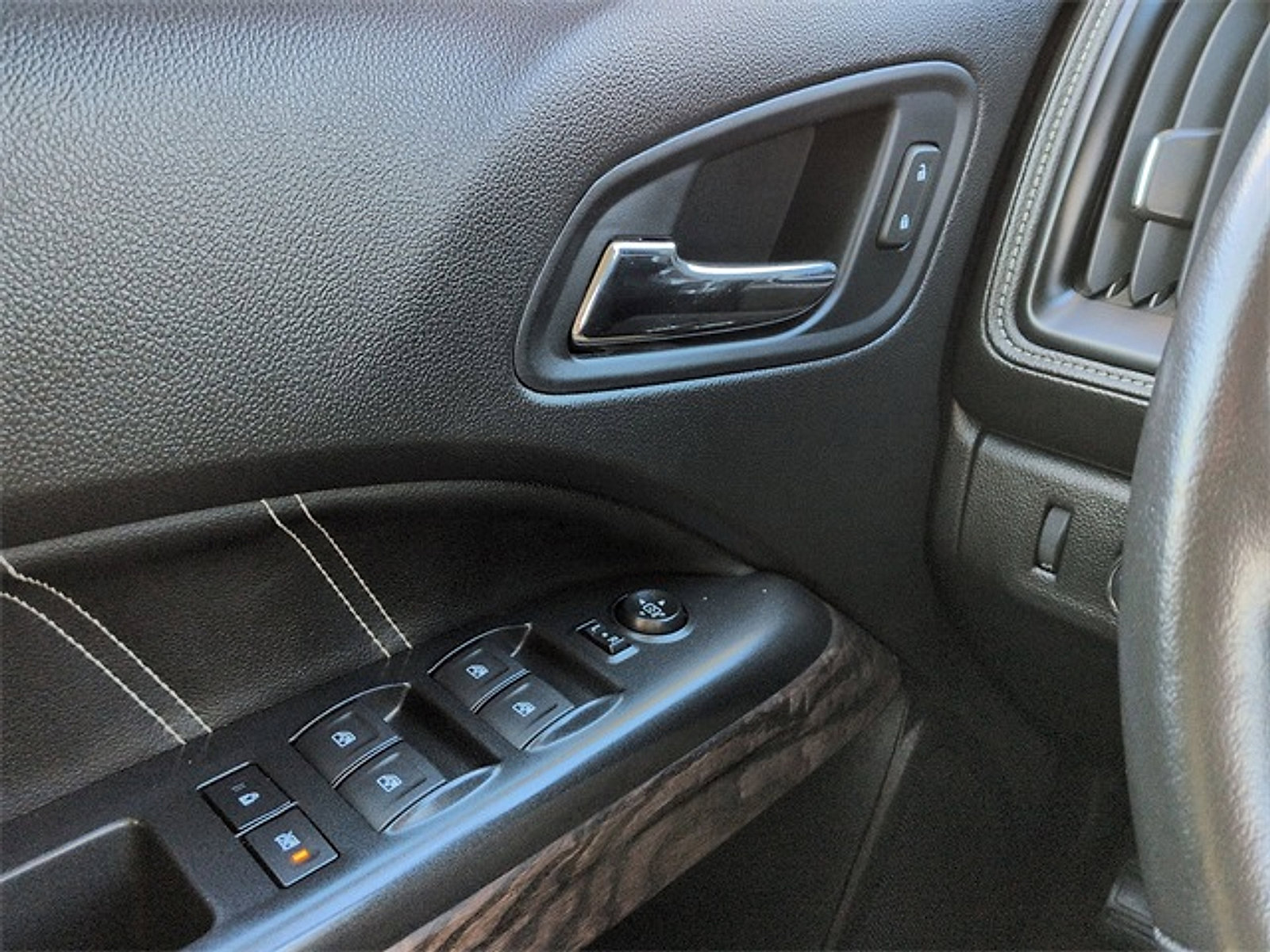 Used 2021 GMC Canyon Denali image 29