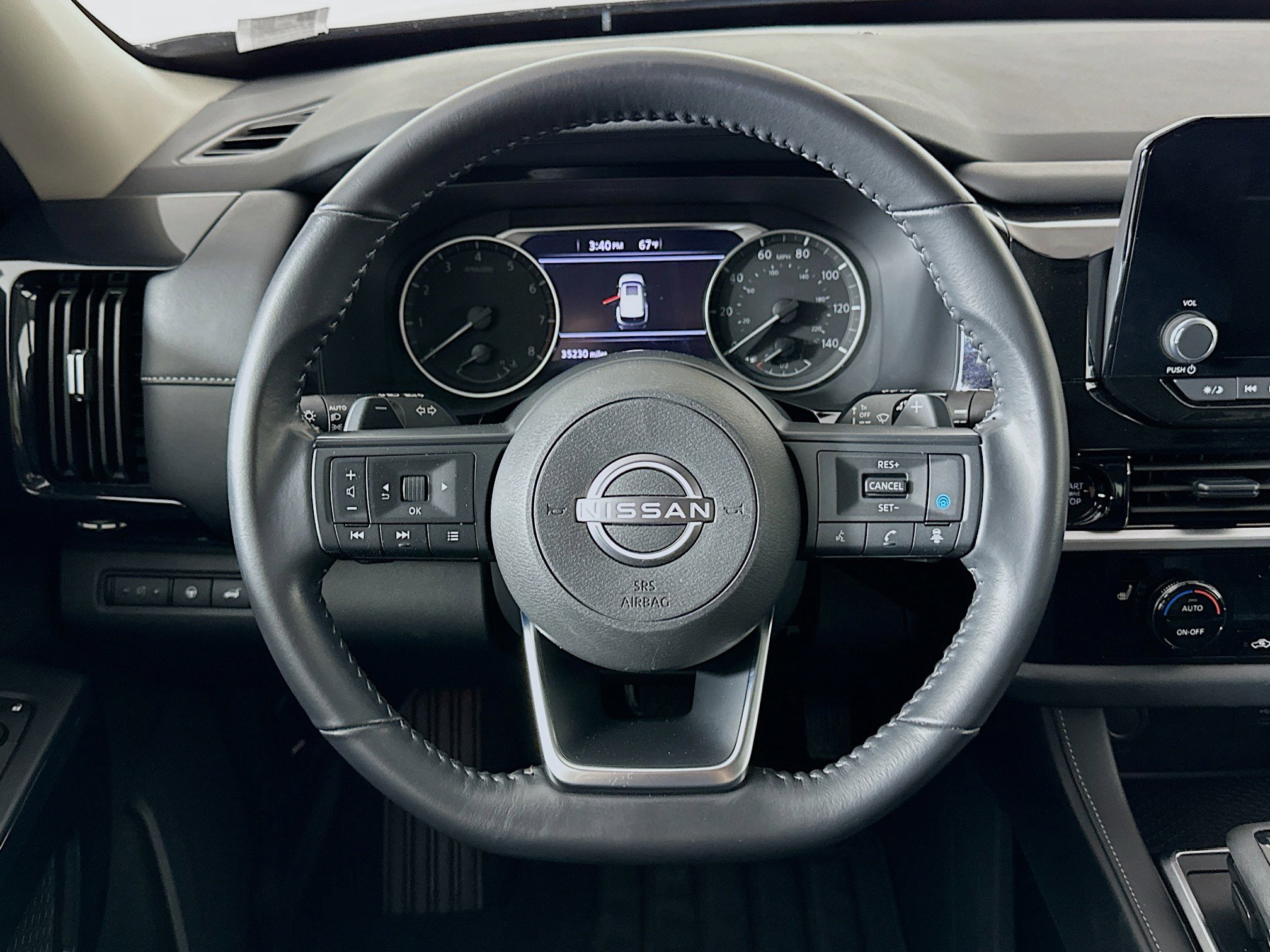 Used 2025 Nissan Pathfinder SV image 18