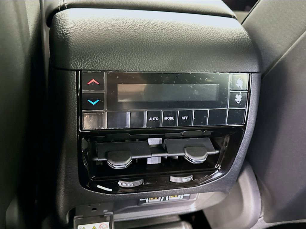 New 2025 Jeep Grand Cherokee L Altitude image 33