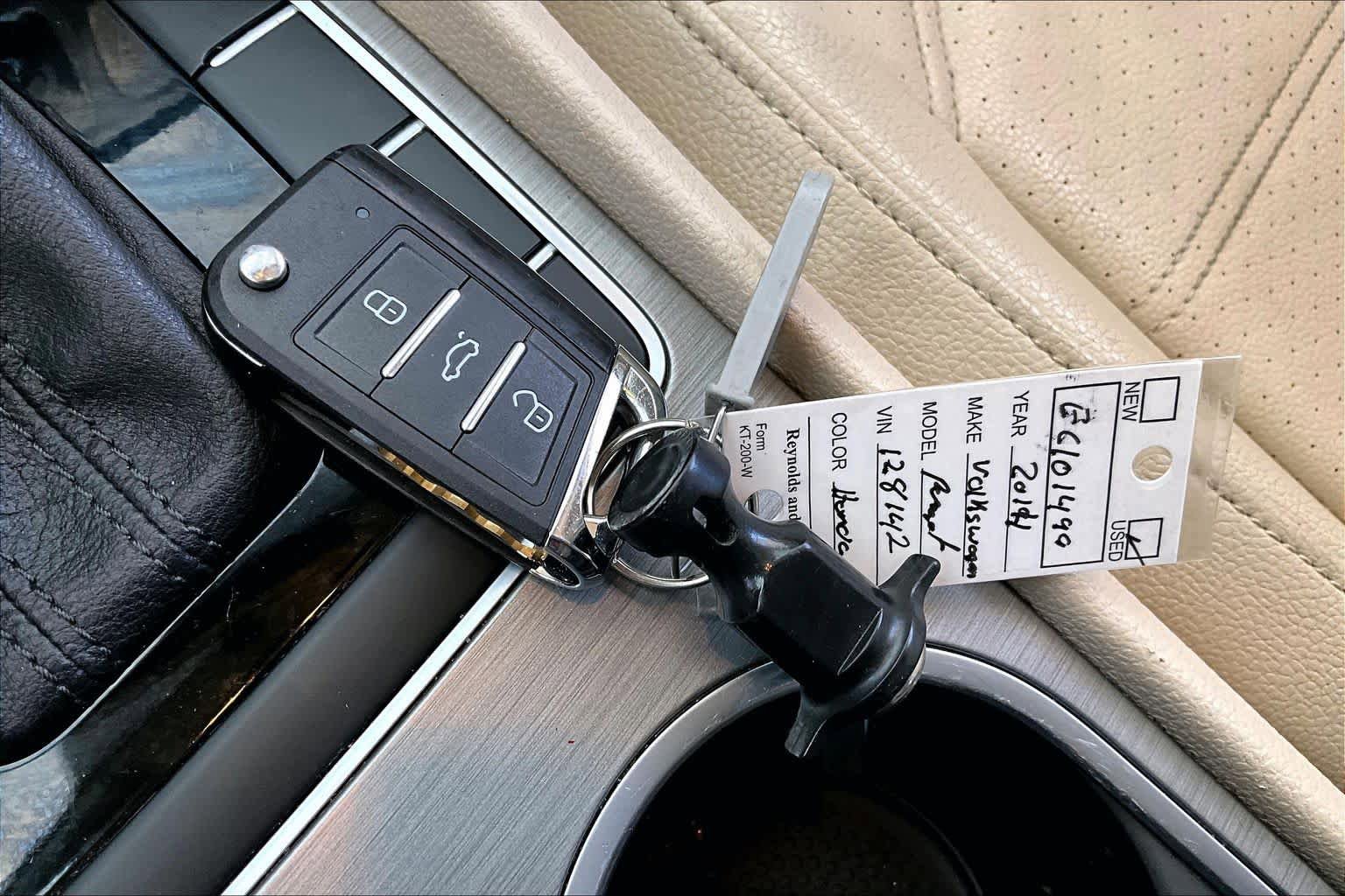 Used 2014 Volkswagen Passat TDI SE FWD image 15