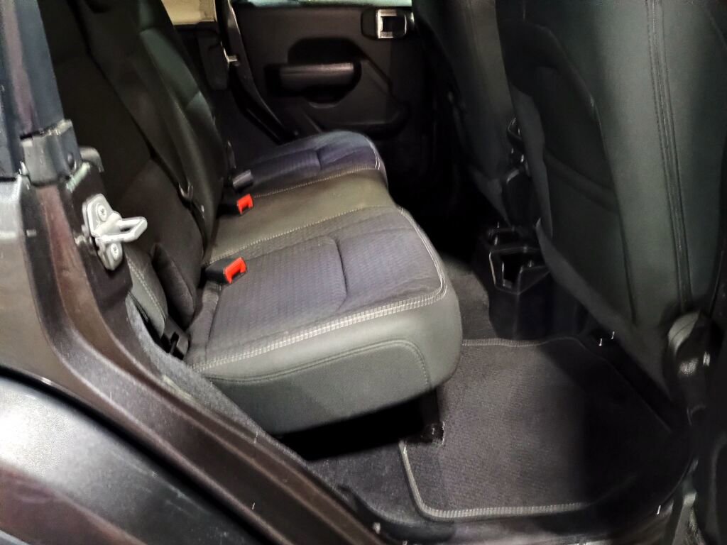 Used 2021 Jeep Wrangler Unlimited Sport image 19
