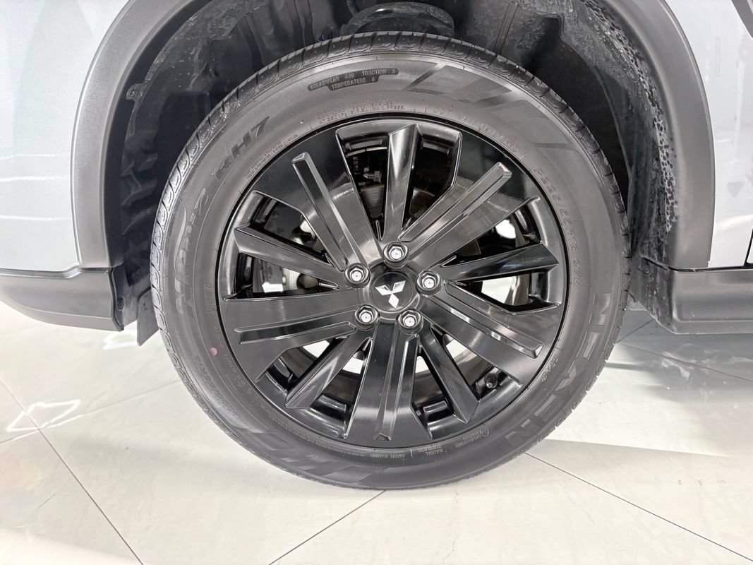 Used 2026 Mitsubishi Outlander Sport LE AWD/4WD image 36
