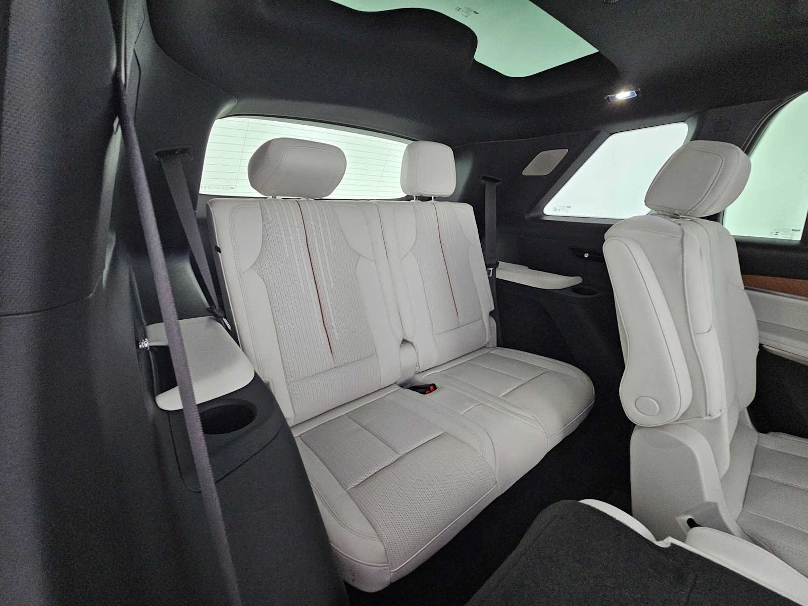 New 2027 Cadillac Vistiq Sport AWD/4WD image 13