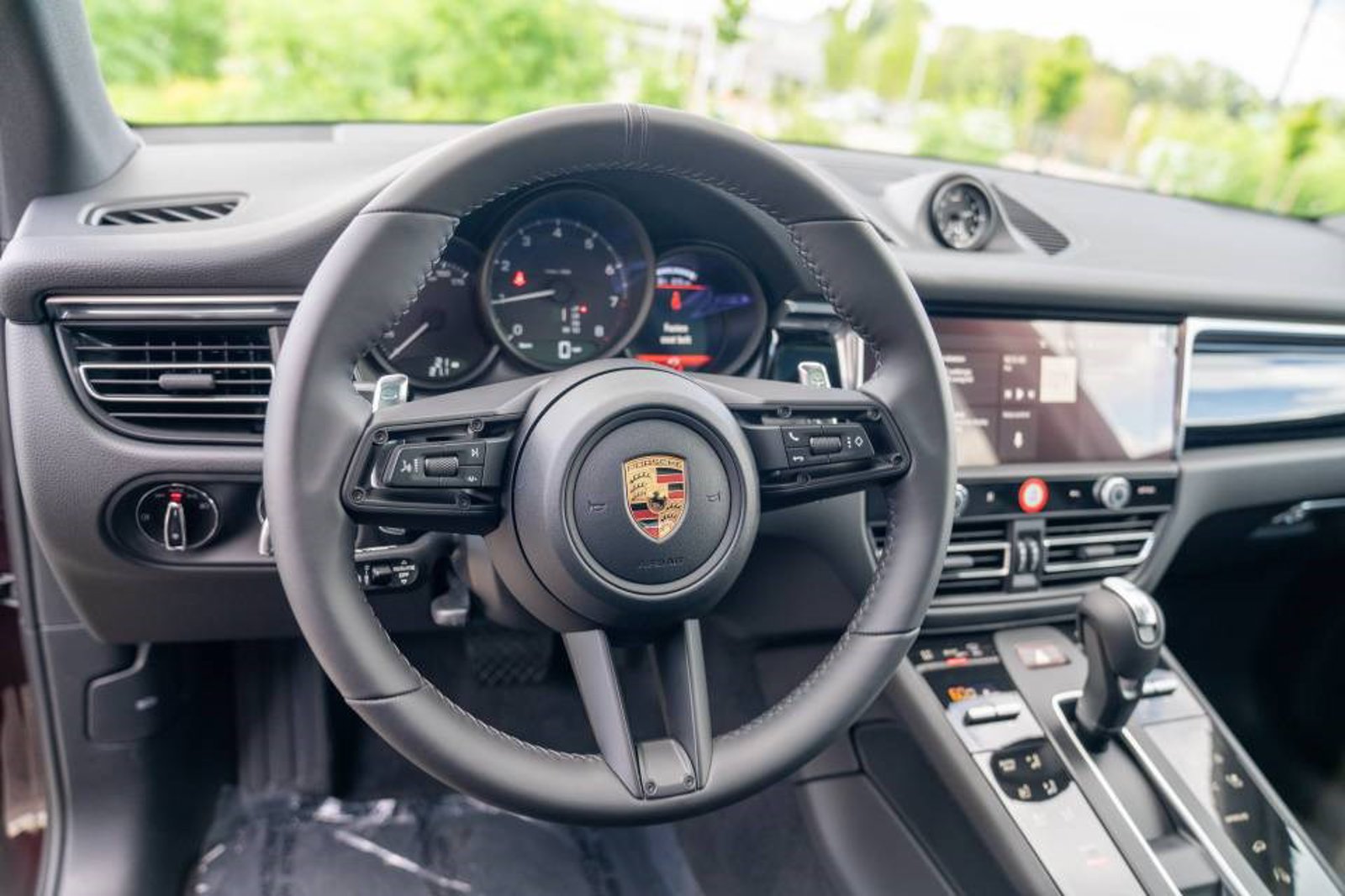 New 2026 Porsche Macan AWD/4WD image 13