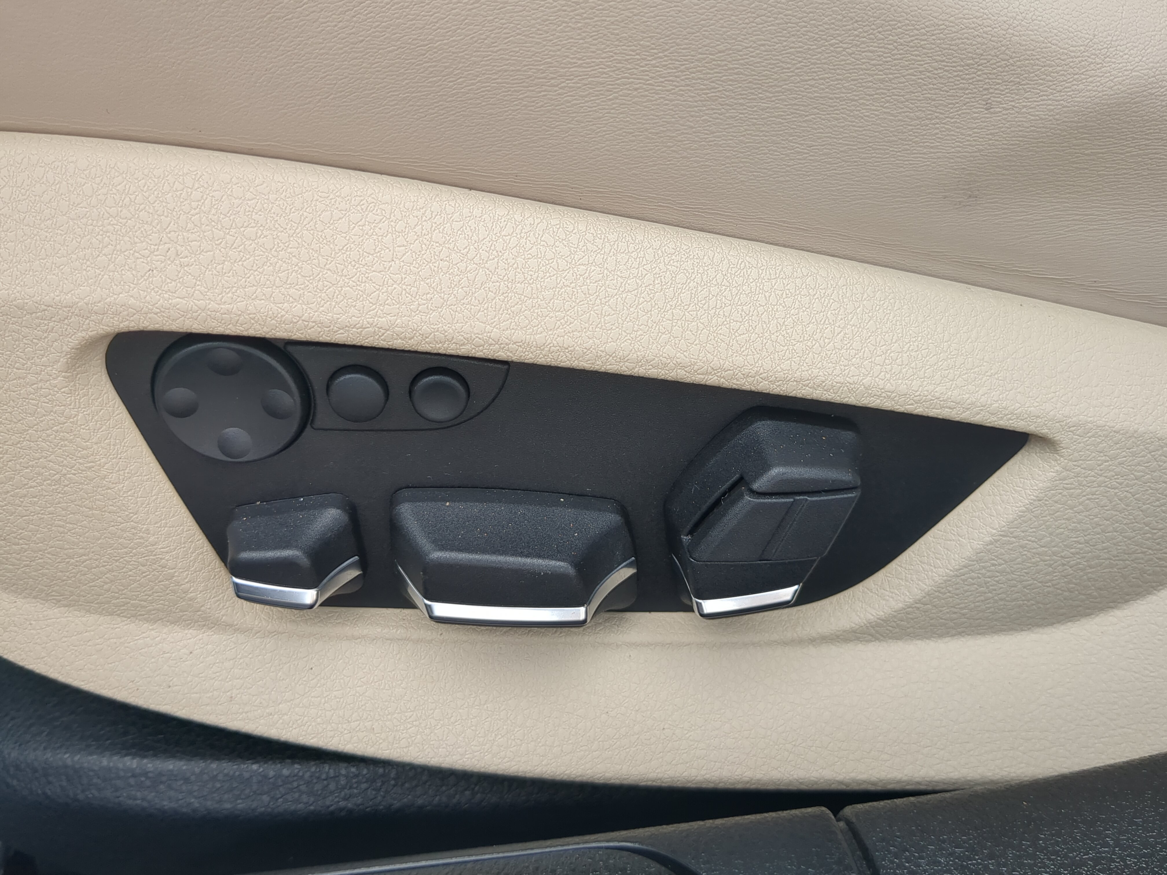 Used 2011 BMW 750Li RWD image 29