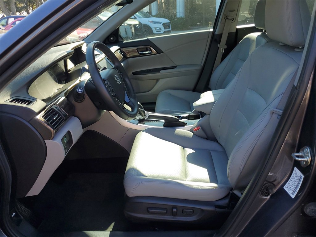 Used 2017 Honda Accord EX-L image 16