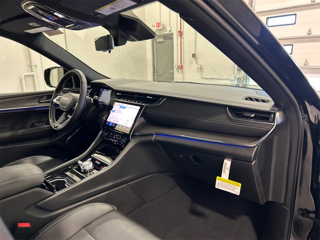 New 2025 Jeep Grand Cherokee Overland w/ Adv Protech Group III image 36