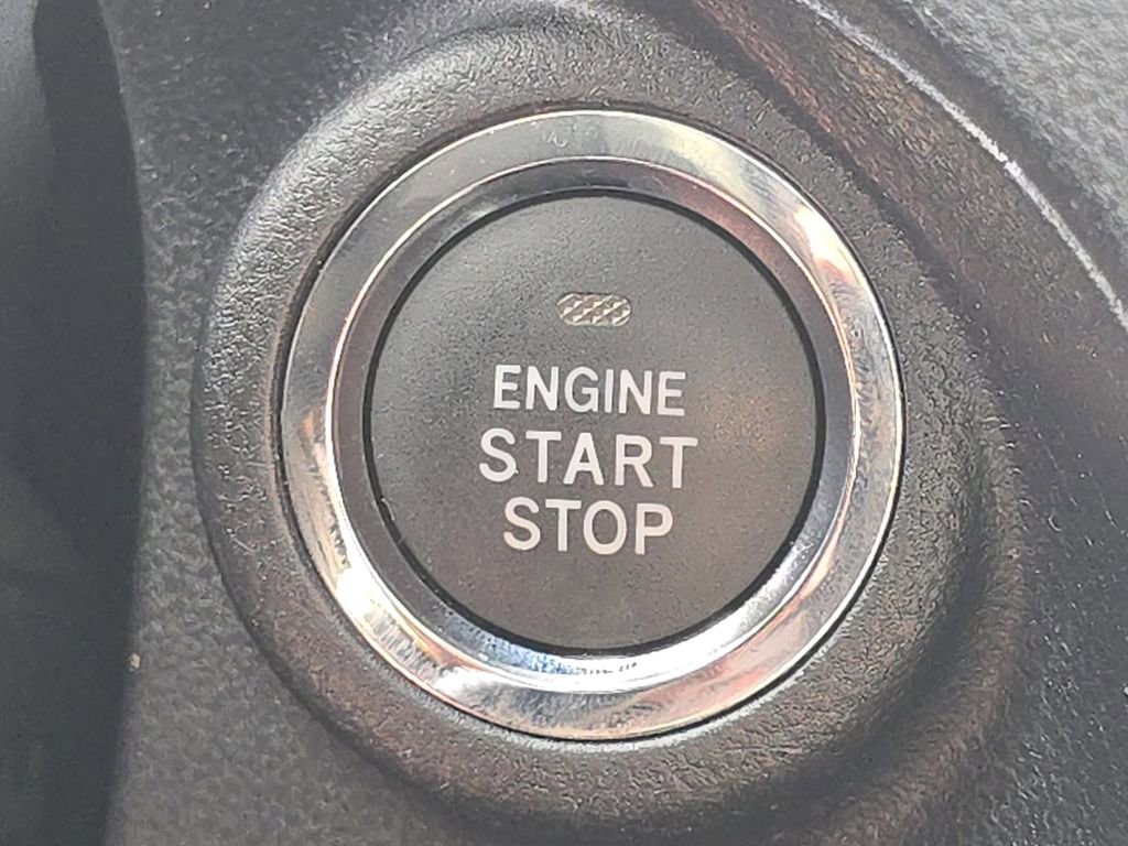 Used 2022 Subaru Ascent Limited w/ Technology Package image 38