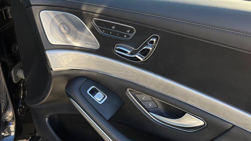 Used 2015 Mercedes-Benz S 63 AMG 4MATIC Sedan image 35