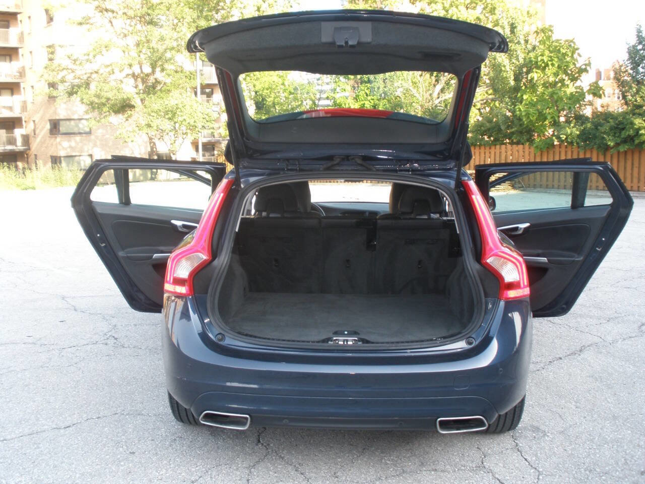 Used 2015 Volvo V60 T5 Premier image 18