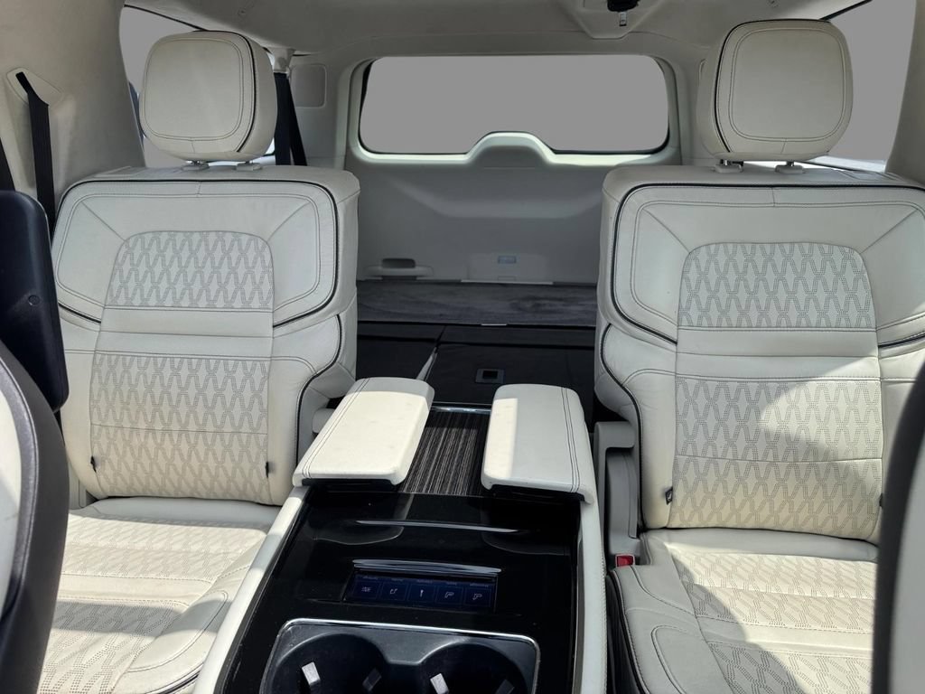 Used 2023 Lincoln Navigator L Black Label AWD/4WD image 16