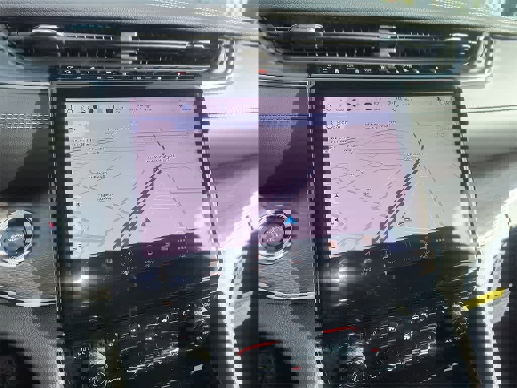 New 2025 Jeep Grand Cherokee Limited w/ Luxury Tech Group II image 18