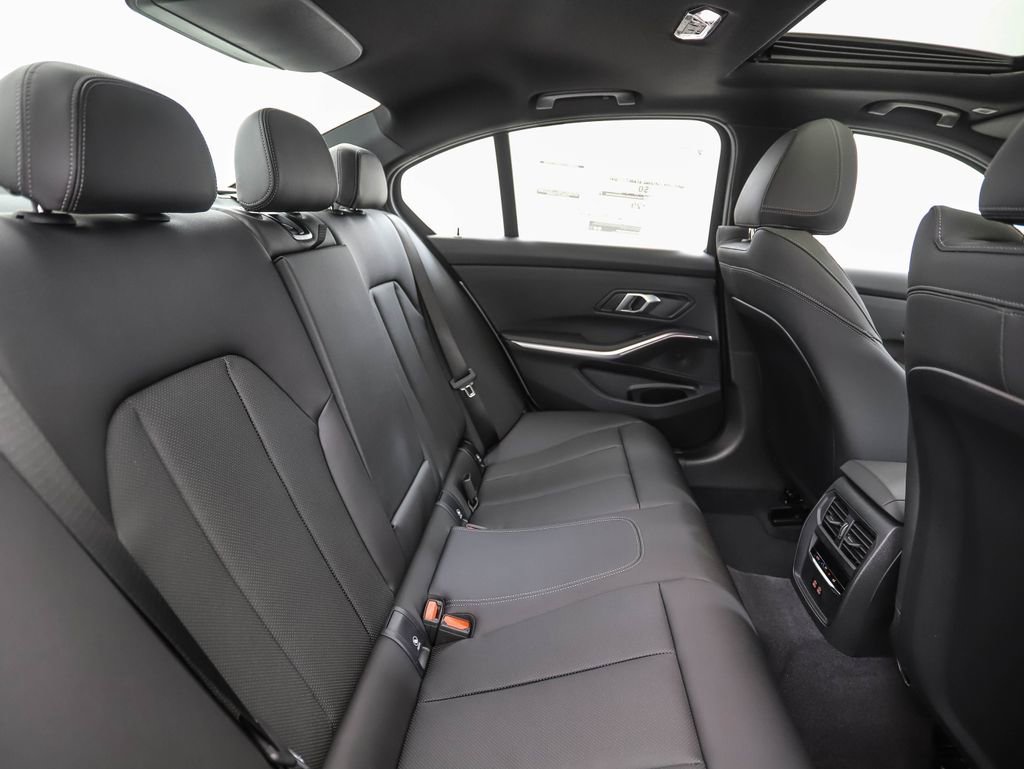 New 2026 BMW 330i xDrive Sedan w/ Convenience Package image 27