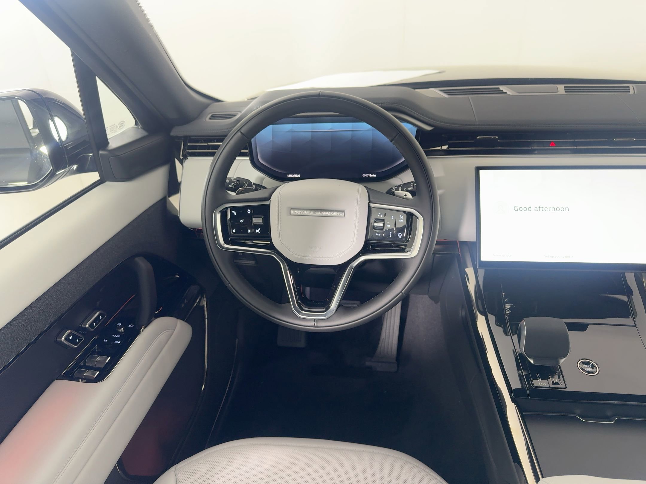 New 2025 Land Rover Range Rover Sport SE image 25