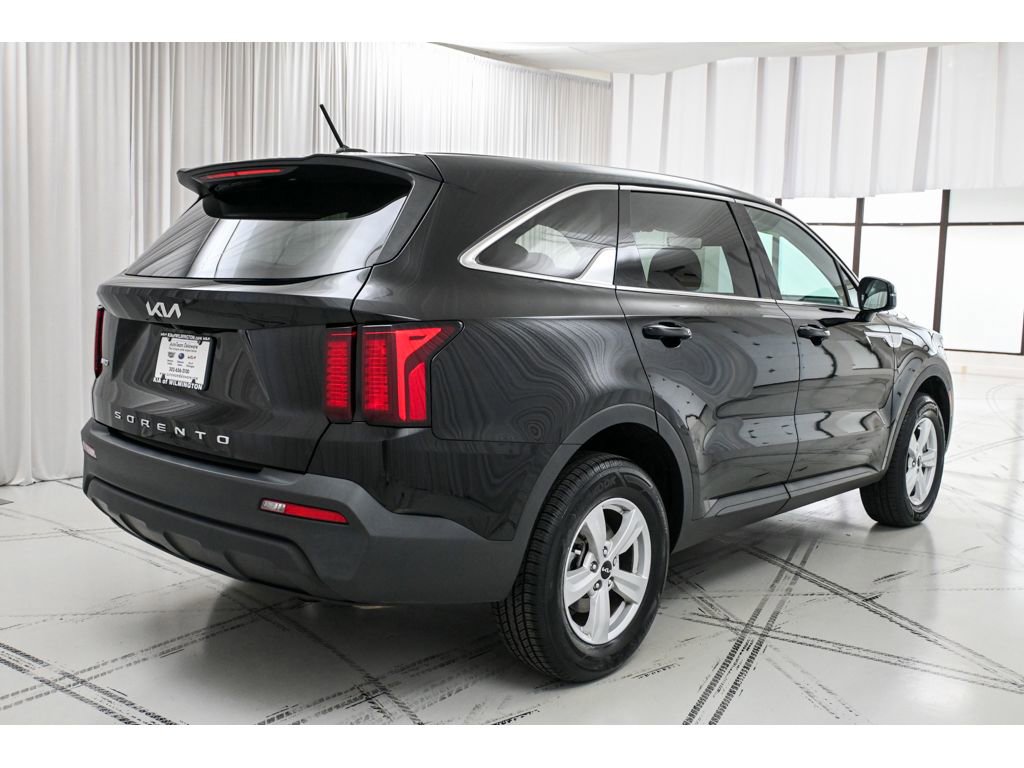 Used 2022 Kia Sorento LX AWD/4WD image 7