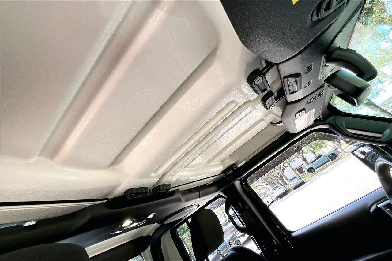 Used 2022 Jeep Gladiator Mojave w/ Trailer Tow Package image 23